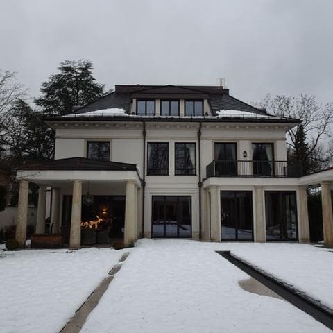 Villa - München (2) Villa - München (2)